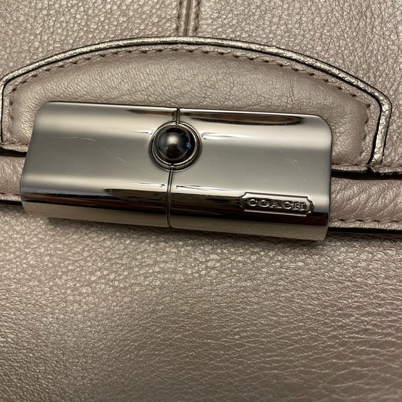 Coach brand leather small crossbody purse - Picture 3 of 6